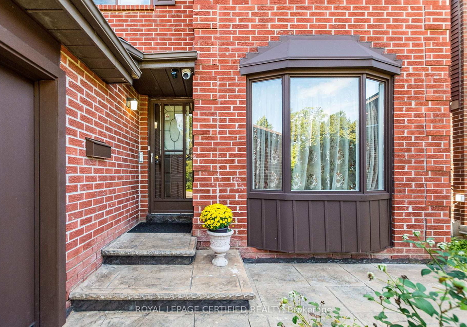 251-elgin-drive-brampton-ontario-w13691088