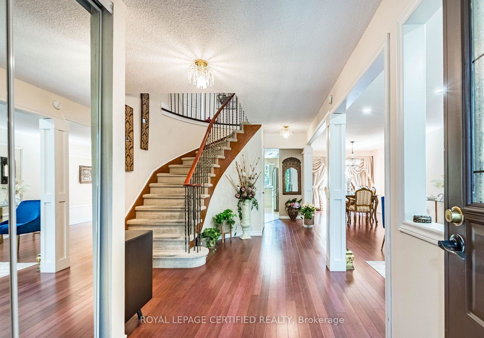 251-elgin-drive-brampton-ontario-w13691088