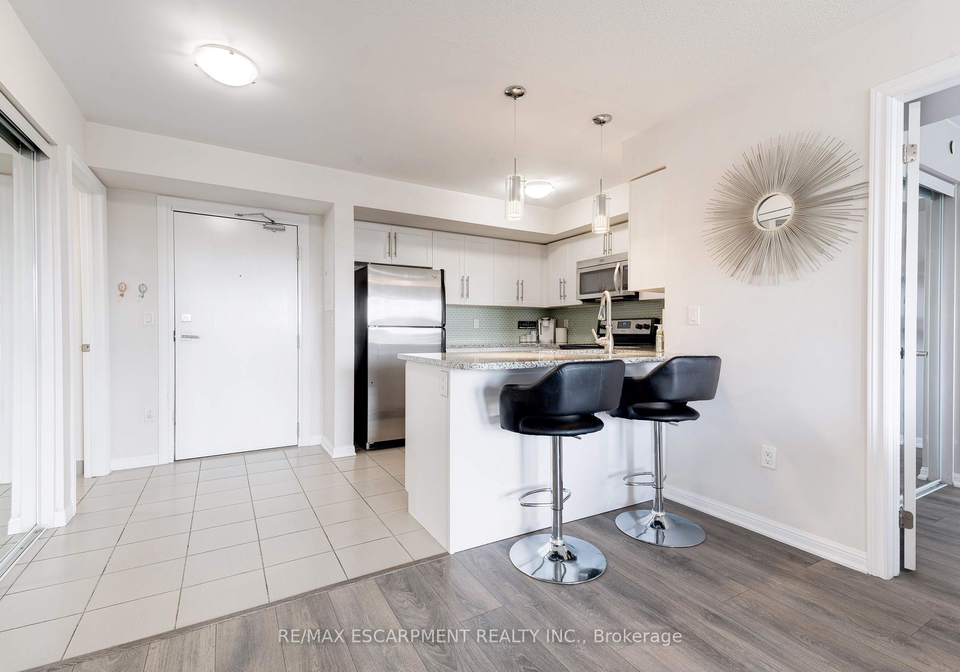 1045-nadalin-heights-milton-ontario-w13691554