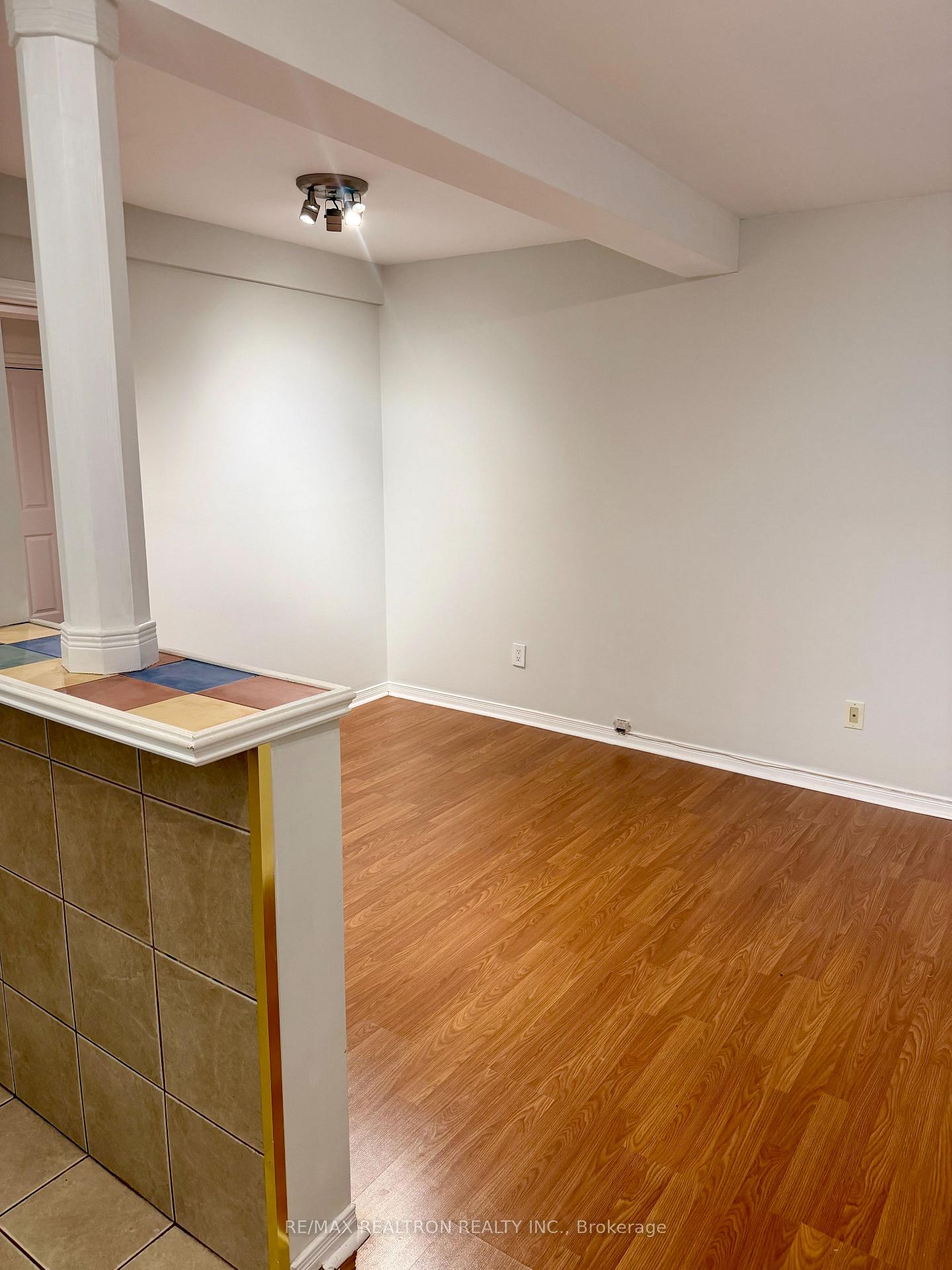6-greenlaw-avenue-toronto-toronto-ontario-w13691566
