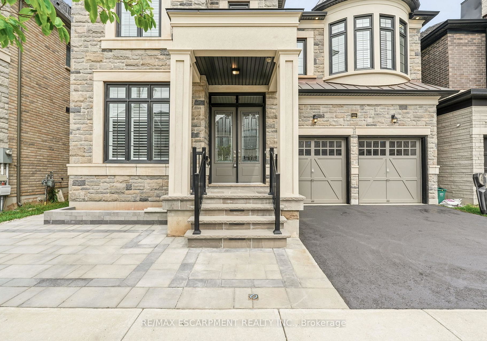 1221-ironbridge-road-oakville-ontario-w13691884