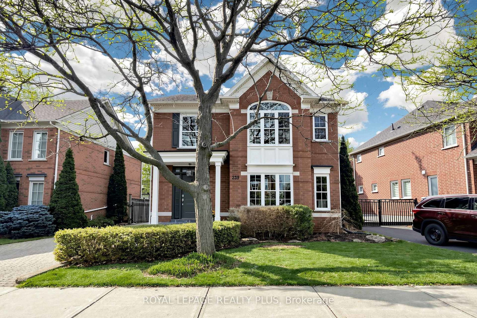 239-westfield-trail-oakville-ontario-w13692072