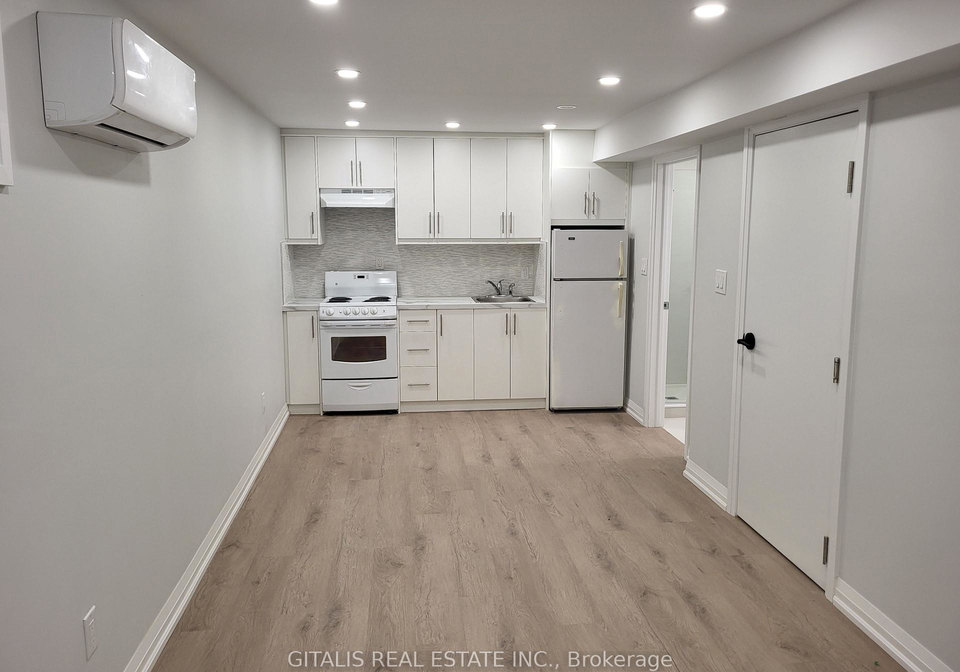 195-oakmount-road-n-toronto-toronto-ontario-w13692084