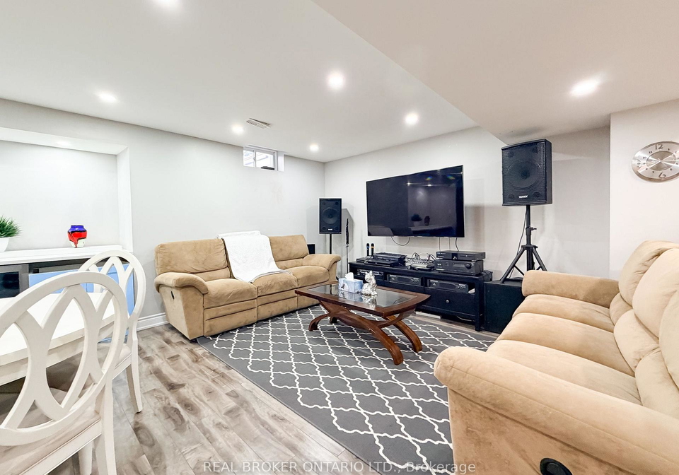 135-goodwin-crescent-milton-ontario-w13692134