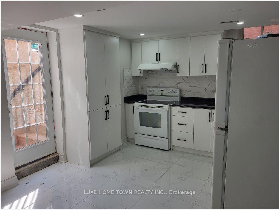 23-castlehill-road-brampton-ontario-w13692180