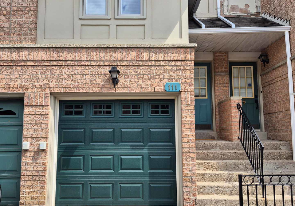 1050-bristol-road-w-mississauga-ontario-w13692260