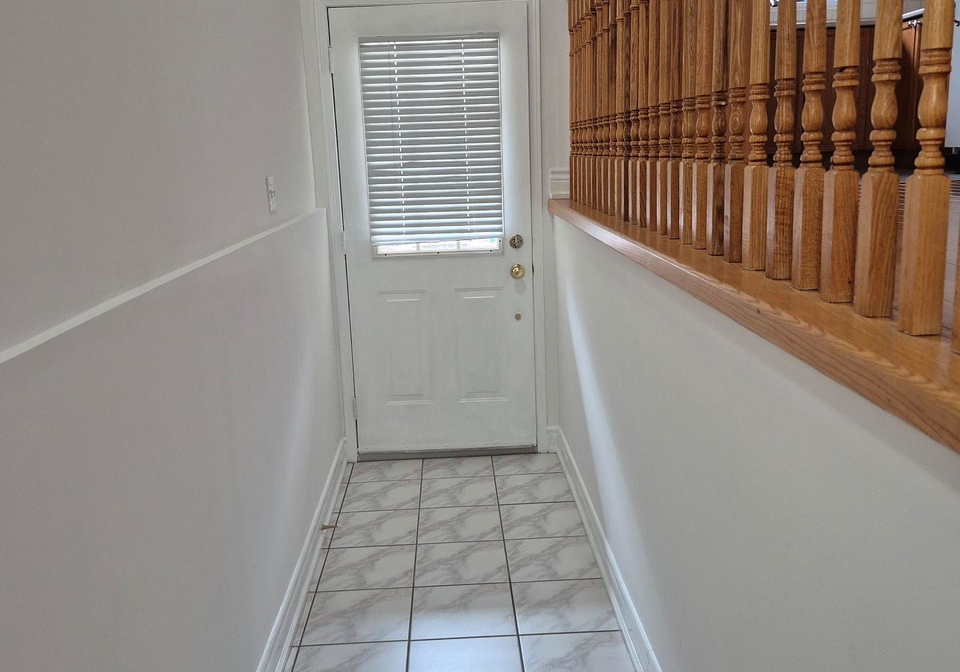 1050-bristol-road-w-mississauga-ontario-w13692260