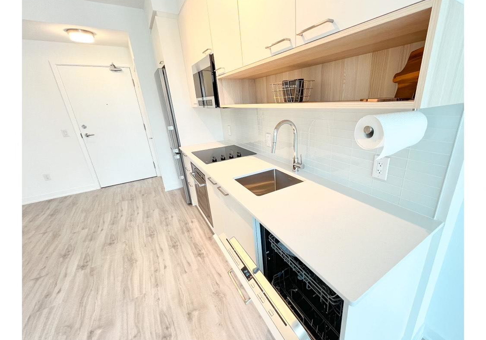 3005-pine-glen-road-oakville-ontario-w13692300