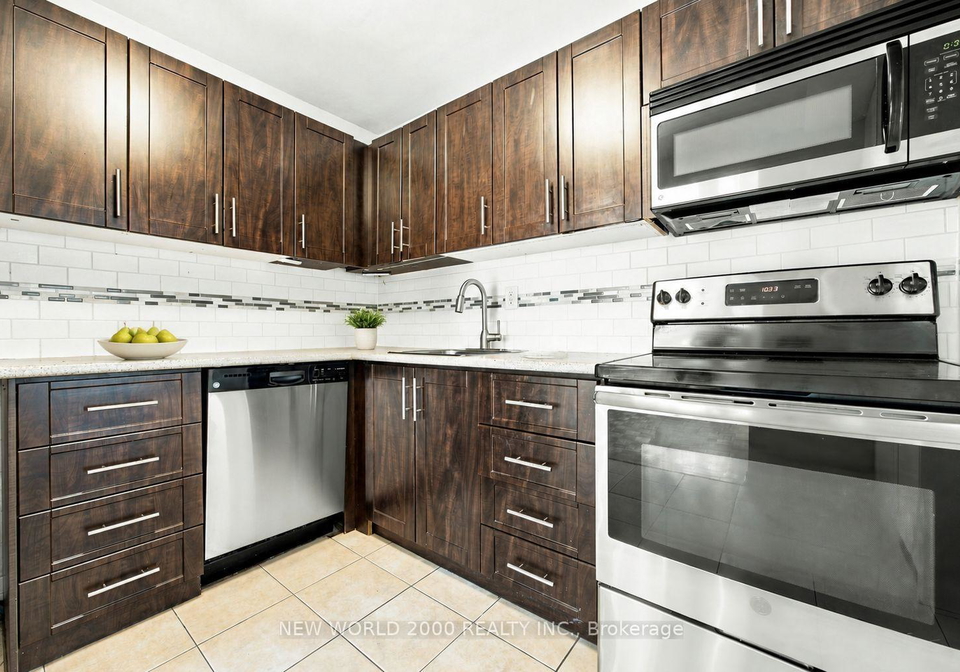2300-marine-drive-oakville-ontario-w13693076