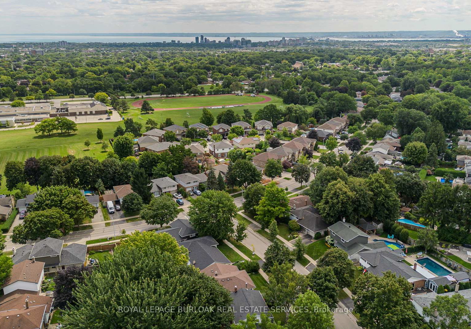 2124-sandringham-drive-burlington-ontario-w13693228