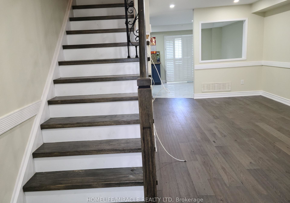 7-thunderbird-trail-brampton-ontario-w13693454