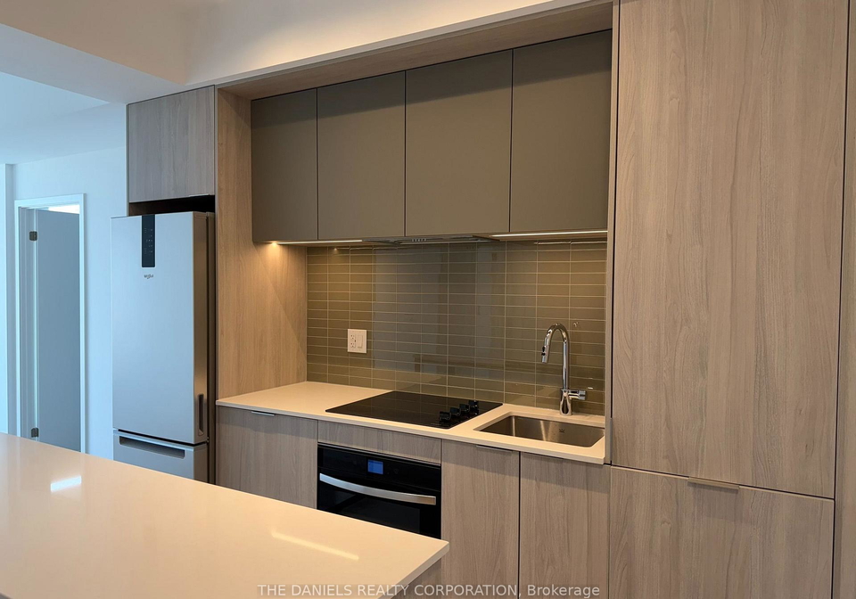 395-square-one-drive-mississauga-ontario-w13693466