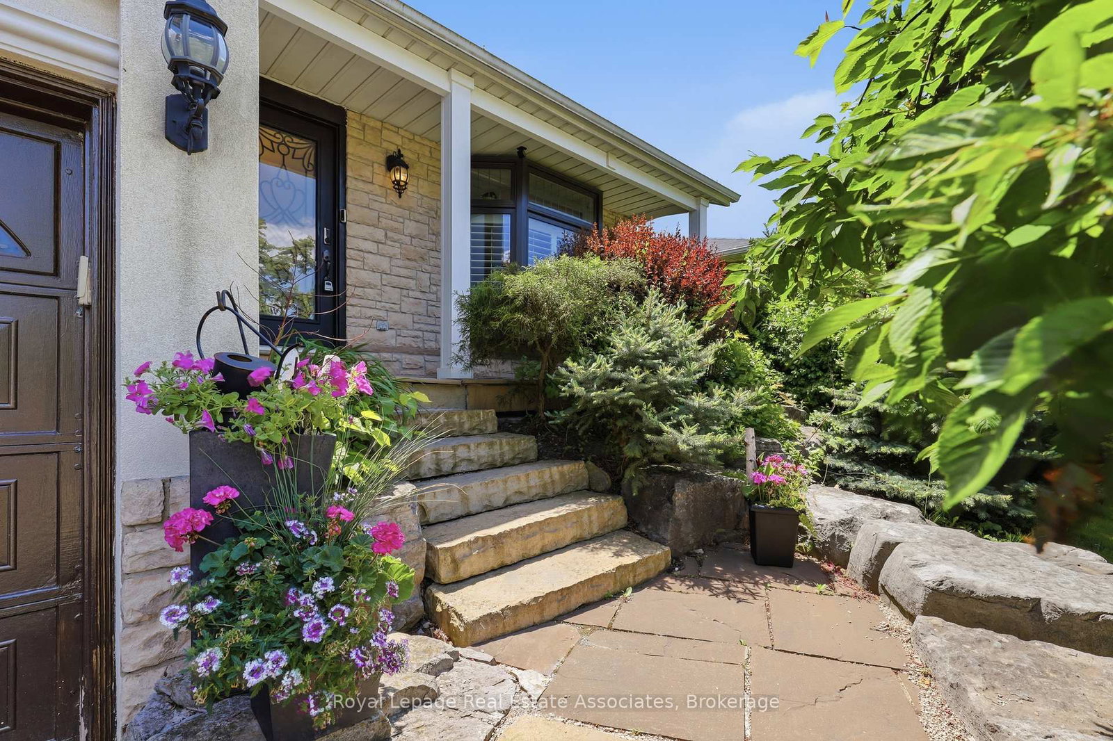 2580-homelands-drive-mississauga-ontario-w13693490