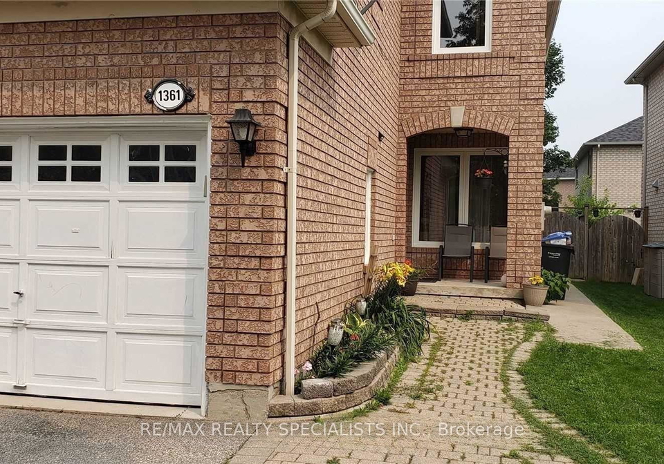 1361-quest-circle-mississauga-ontario-w13693512