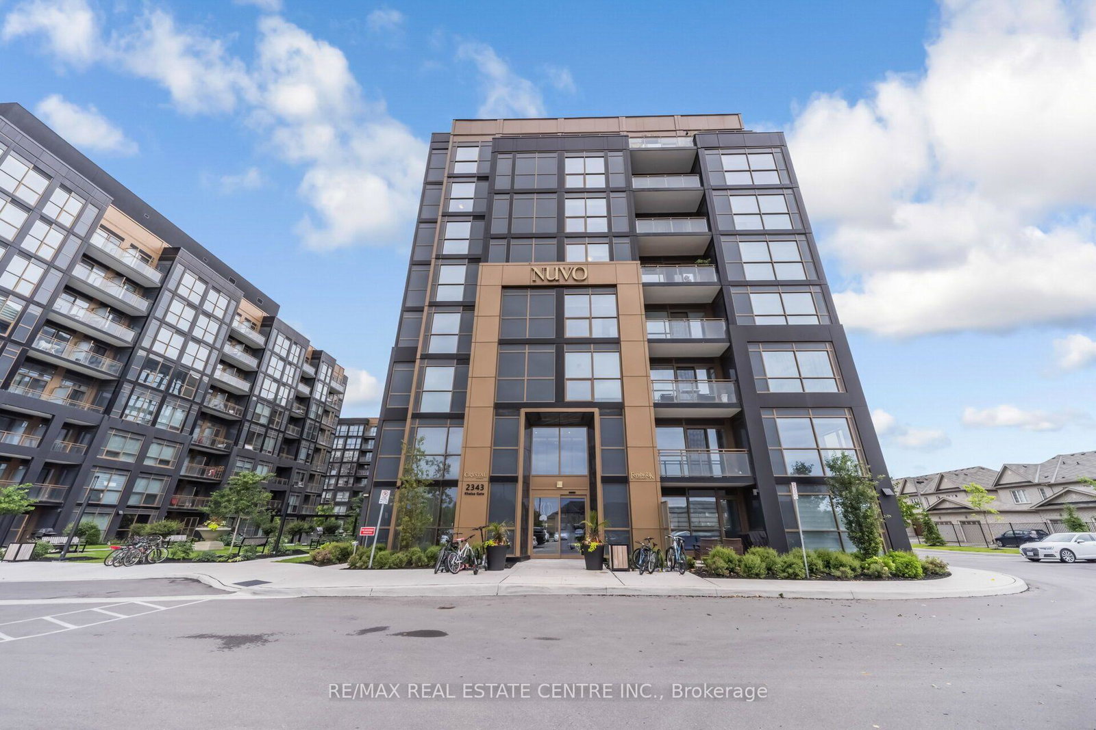 2343-khalsa-gate-oakville-ontario-w13693654
