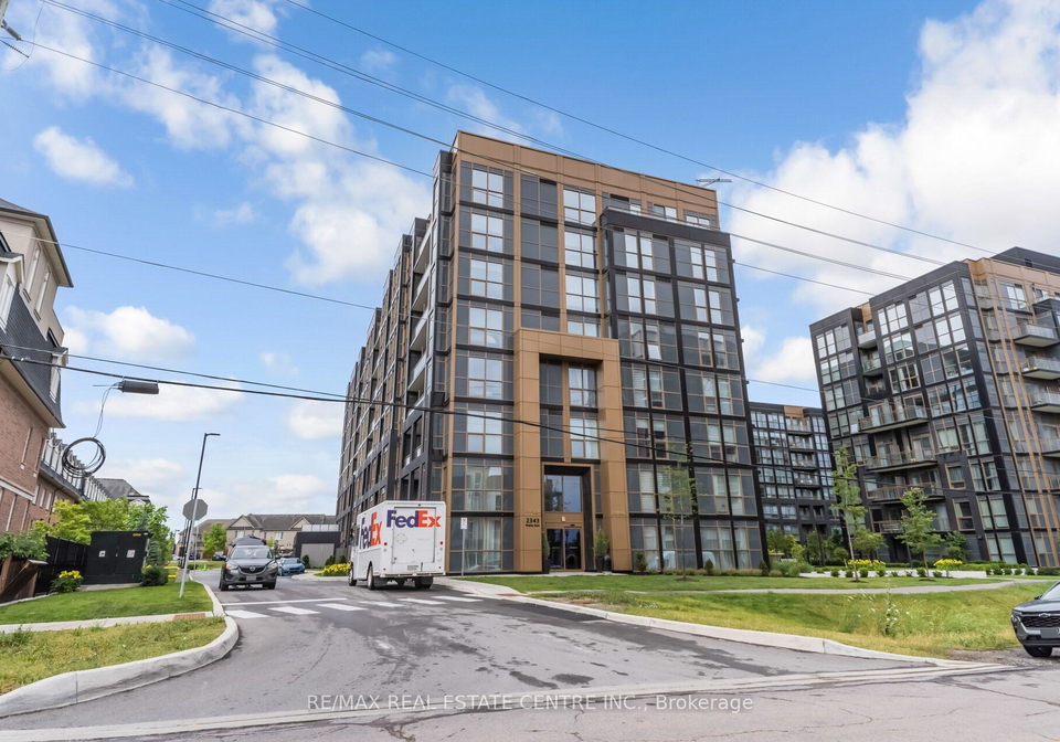2343-khalsa-gate-oakville-ontario-w13693654