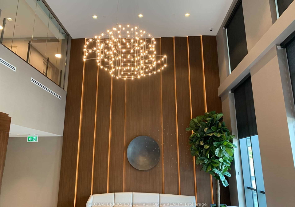 8-nahani-way-mississauga-ontario-w13693682