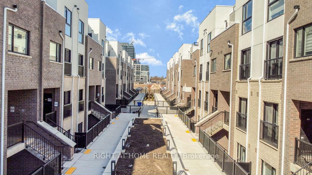 349-wheat-boom-drive-oakville-ontario-w13693988