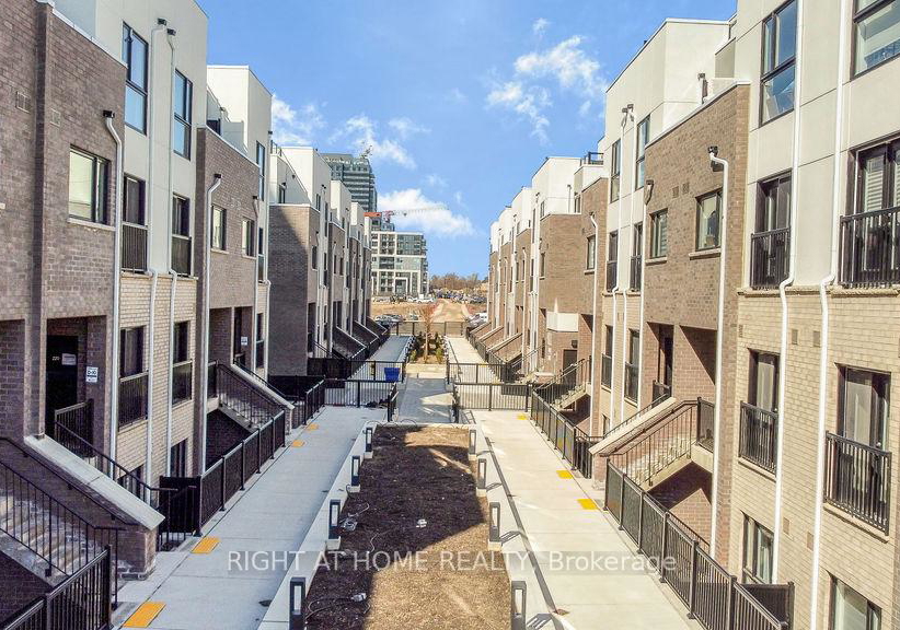 349-wheat-boom-drive-oakville-ontario-w13693988