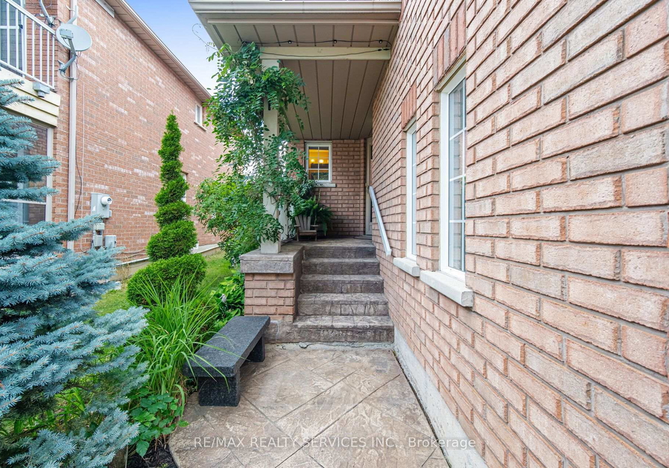 23-swansea-meadows-drive-brampton-ontario-w13694110
