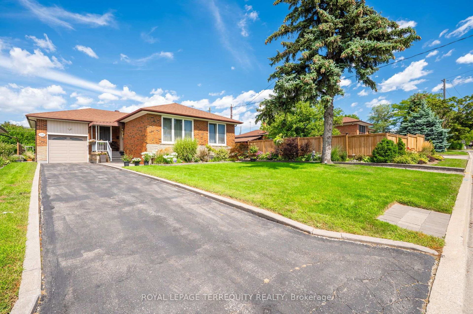 120-falstaff-avenue-toronto-north-york-ontario-w13694332