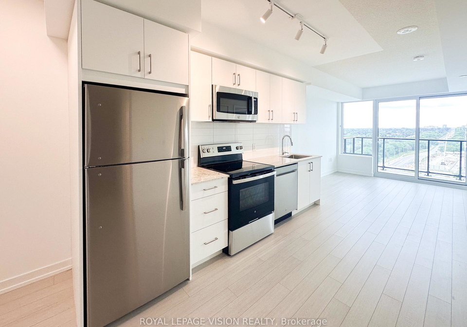 4010-eglinton-avenue-w-toronto-etobicoke-ontario-w13694382