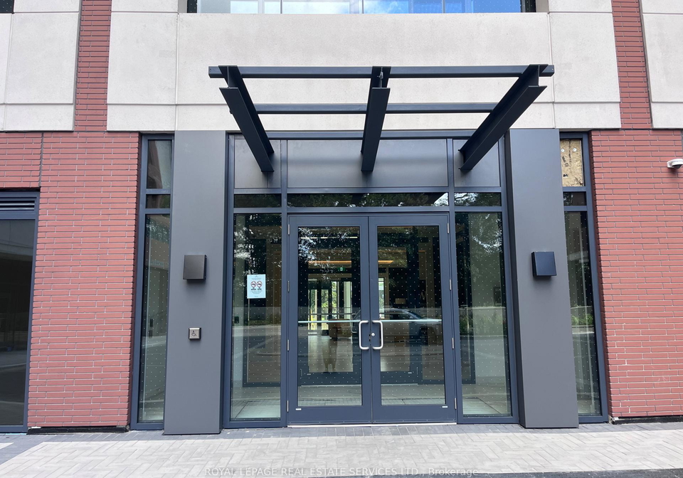 4010-eglinton-avenue-w-toronto-etobicoke-ontario-w13694596