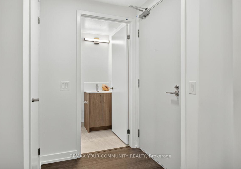 4010-eglinton-avenue-toronto-etobicoke-ontario-w13694930