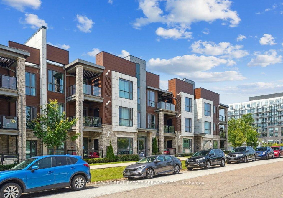 2388-khalsa-gate-oakville-ontario-w13695016