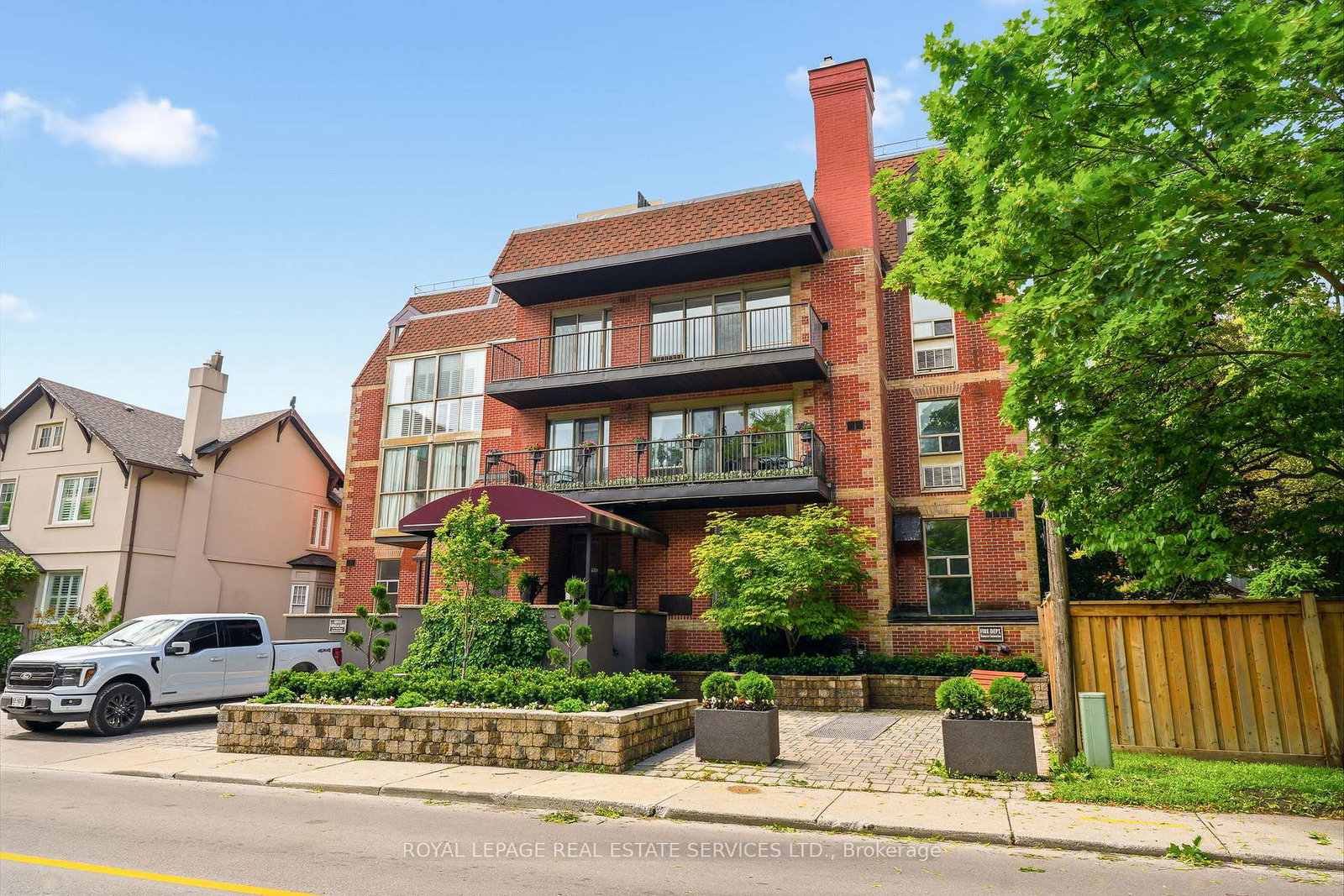 162-reynolds-street-oakville-ontario-w13695024