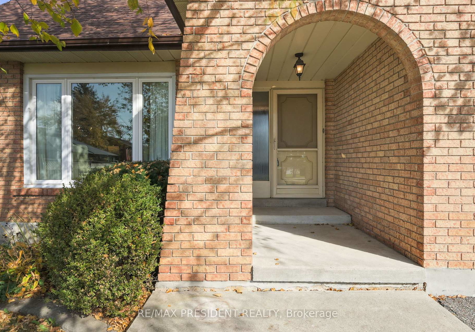 384-centre-street-n-brampton-ontario-w13695120
