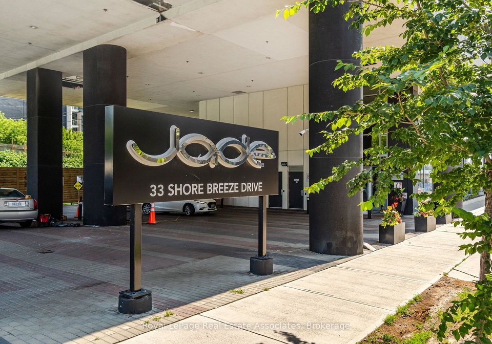 33-shore-breeze-drive-toronto-etobicoke-ontario-w13695144