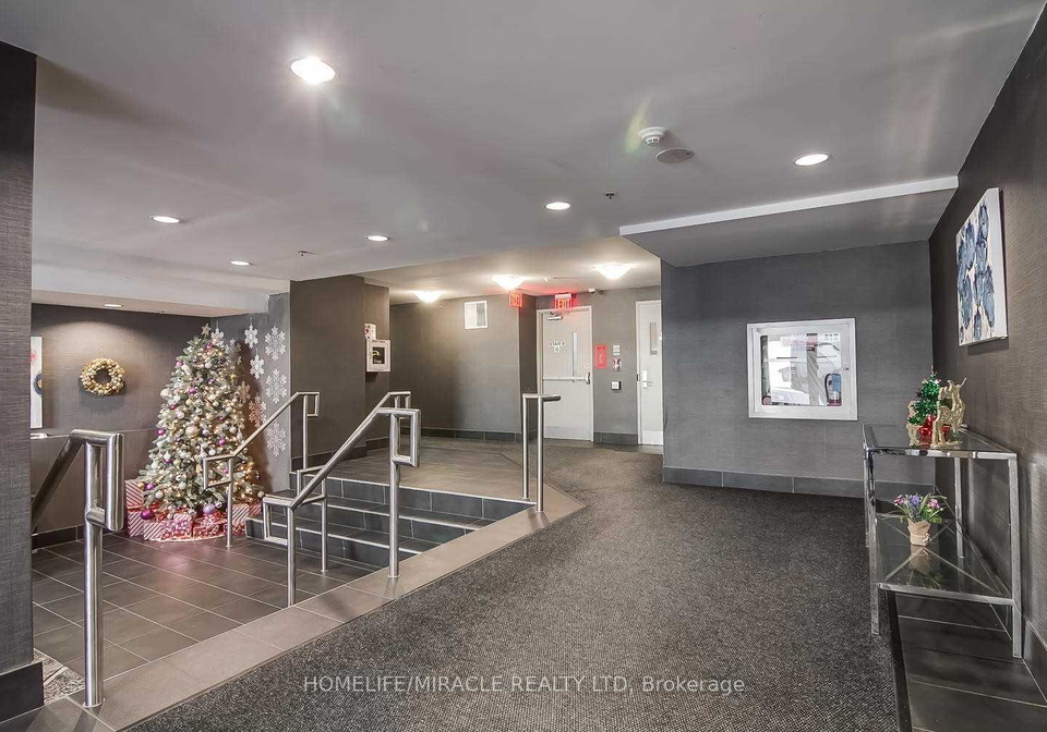 816-lansdowne-avenue-toronto-toronto-ontario-w13695320