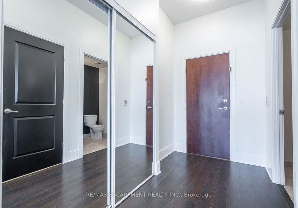 330-burnhamthorpe-road-mississauga-ontario-w13695544