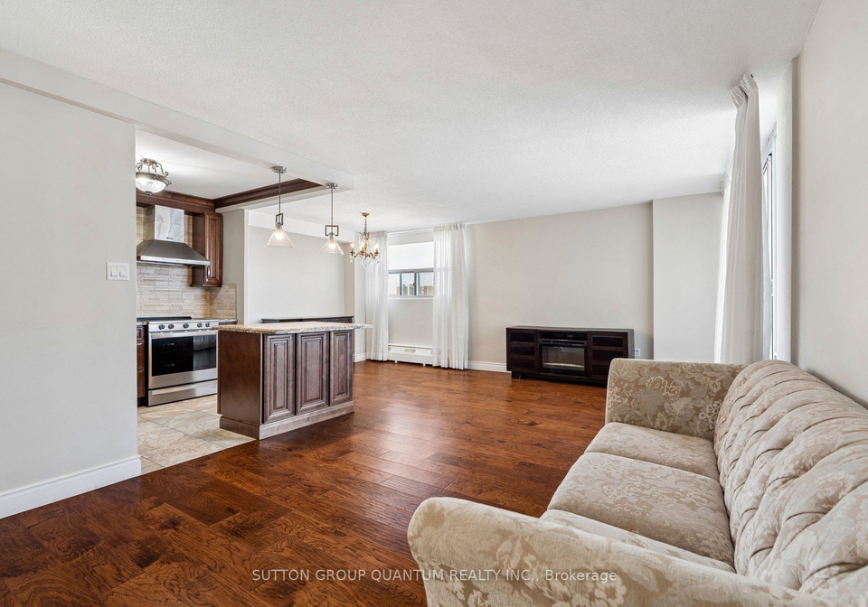 2345-confederation-parkway-mississauga-ontario-w13695616