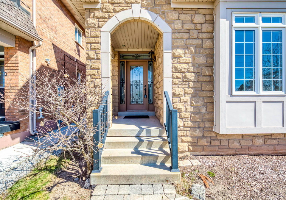 303-burloak-drive-oakville-ontario-w13695906
