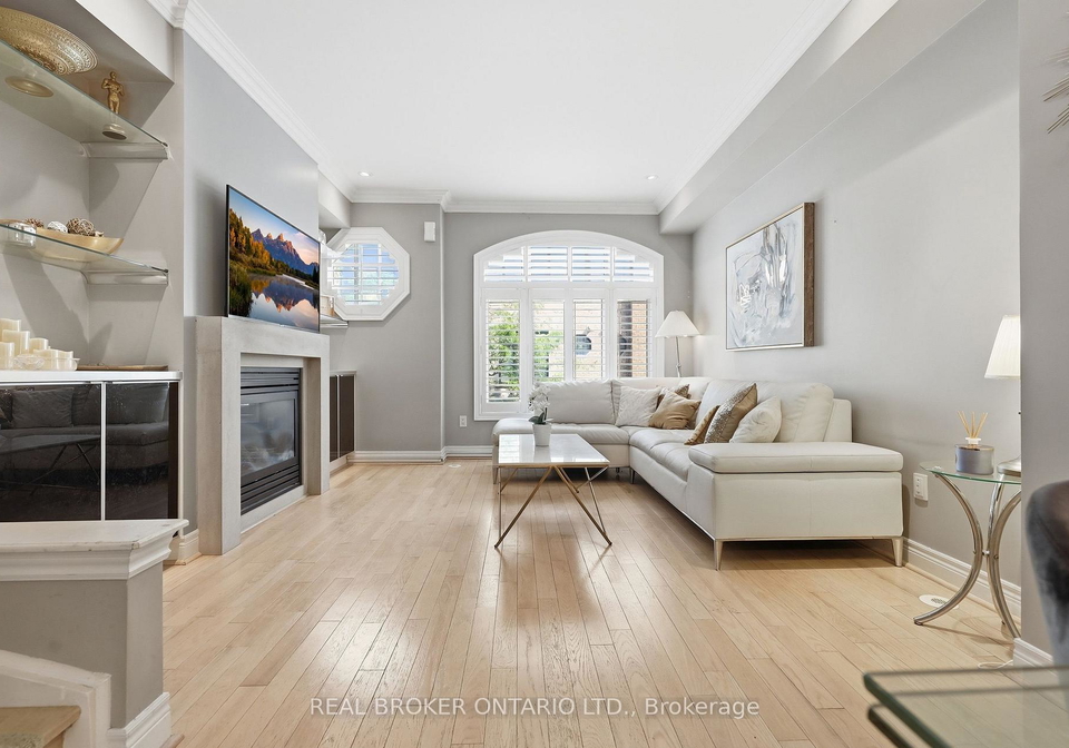 39-lobo-mews-toronto-etobicoke-ontario-w13695924