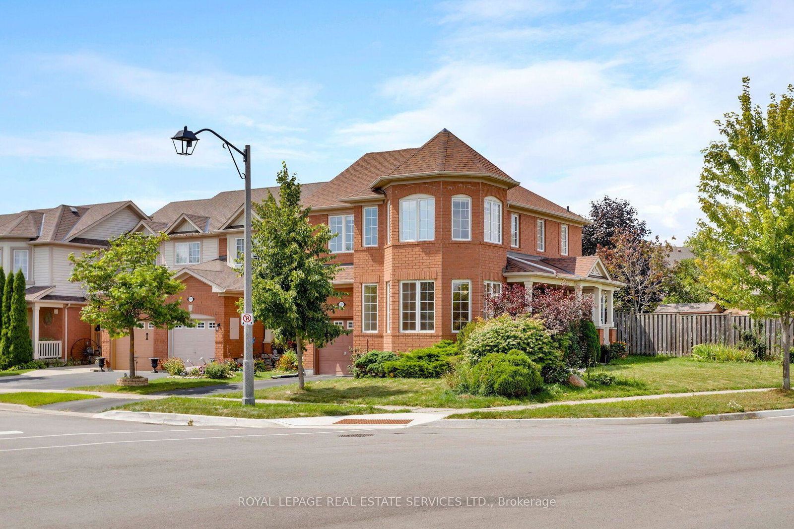 2204-grand-oak-trail-oakville-ontario-w13695936