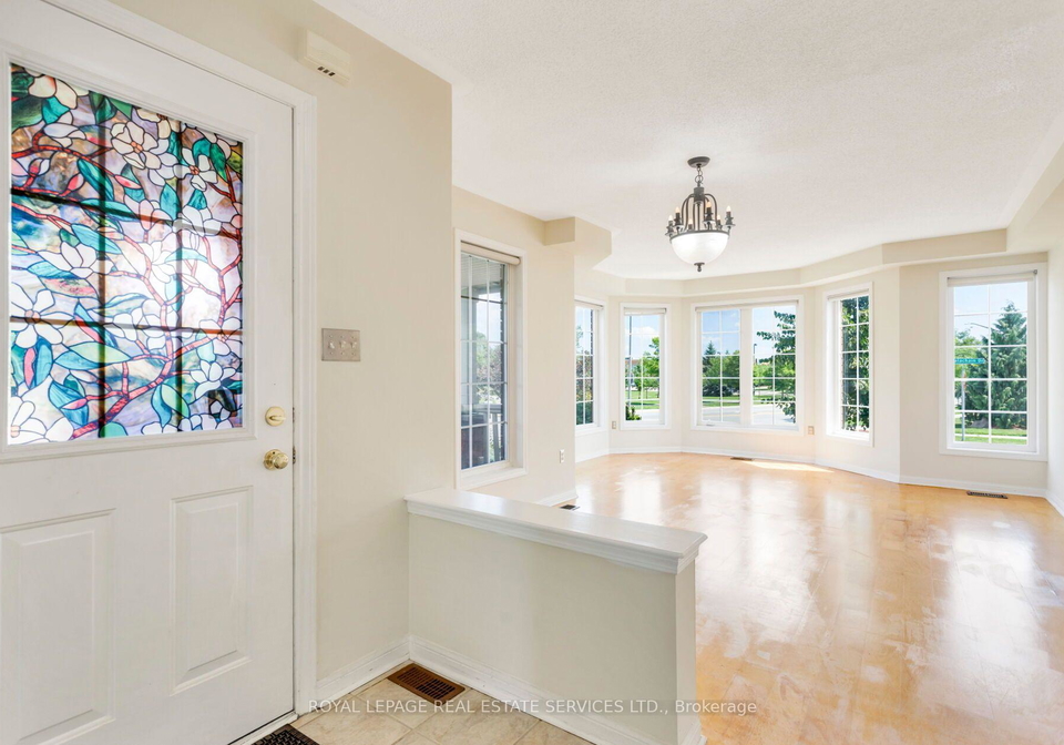 2204-grand-oak-trail-oakville-ontario-w13695936
