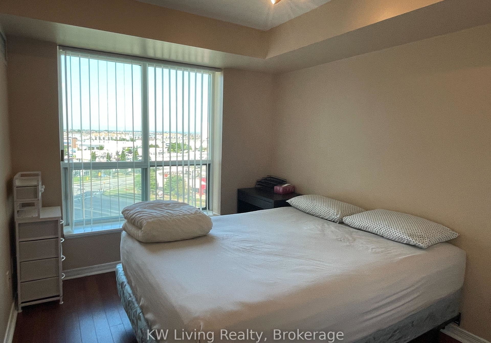 4889-kimbermount-avenue-mississauga-ontario-w13695938