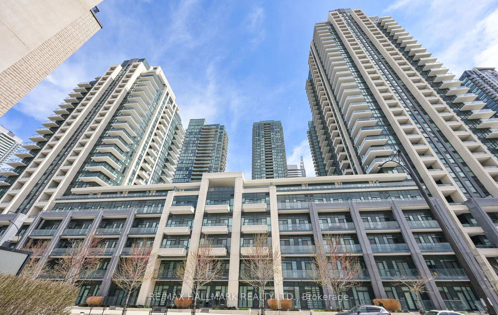 4055-parkside-village-drive-mississauga-ontario-w13696066