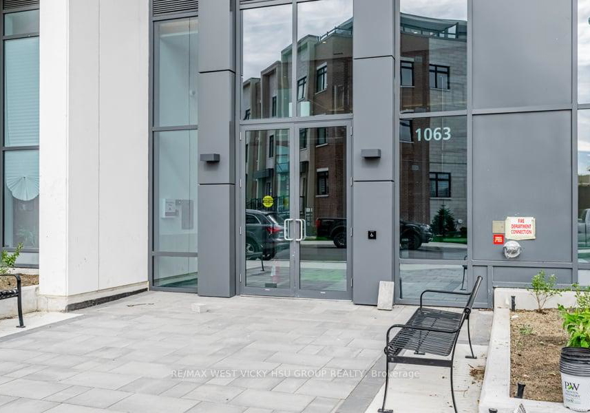 1063-douglas-mccurdy-comm-circle-mississauga-ontario-w13696234