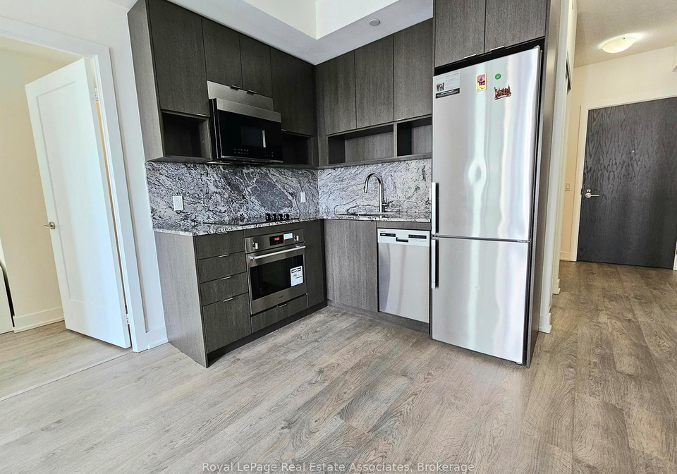 9-mabelle-avenue-toronto-etobicoke-ontario-w13696452