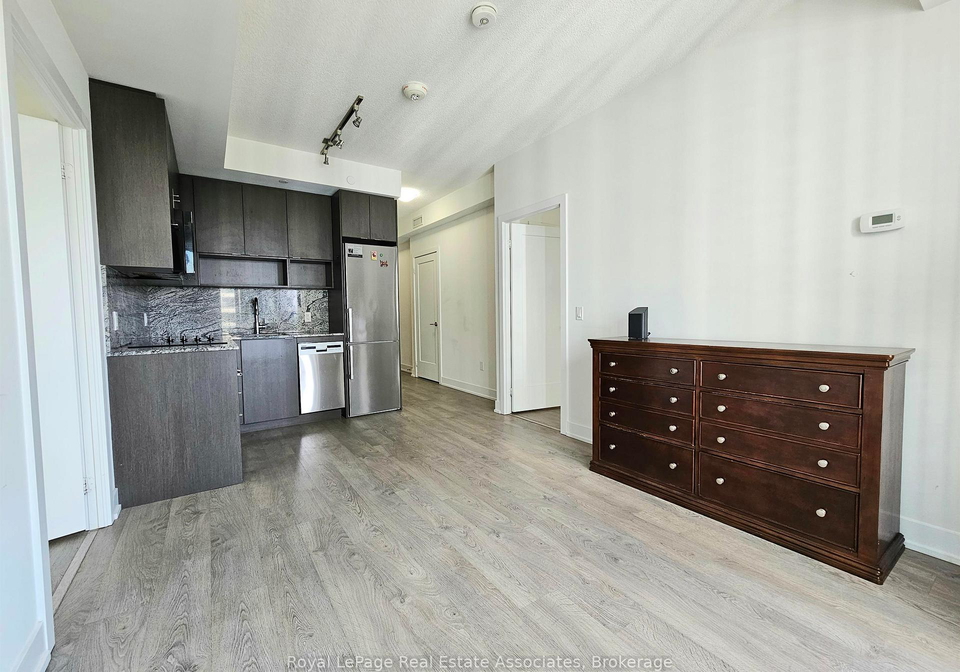 9-mabelle-avenue-toronto-etobicoke-ontario-w13696452