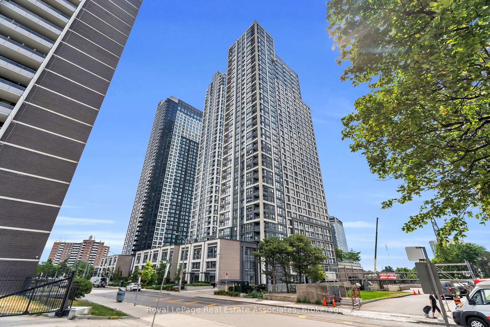 7-mabelle-avenue-toronto-etobicoke-ontario-w13696458