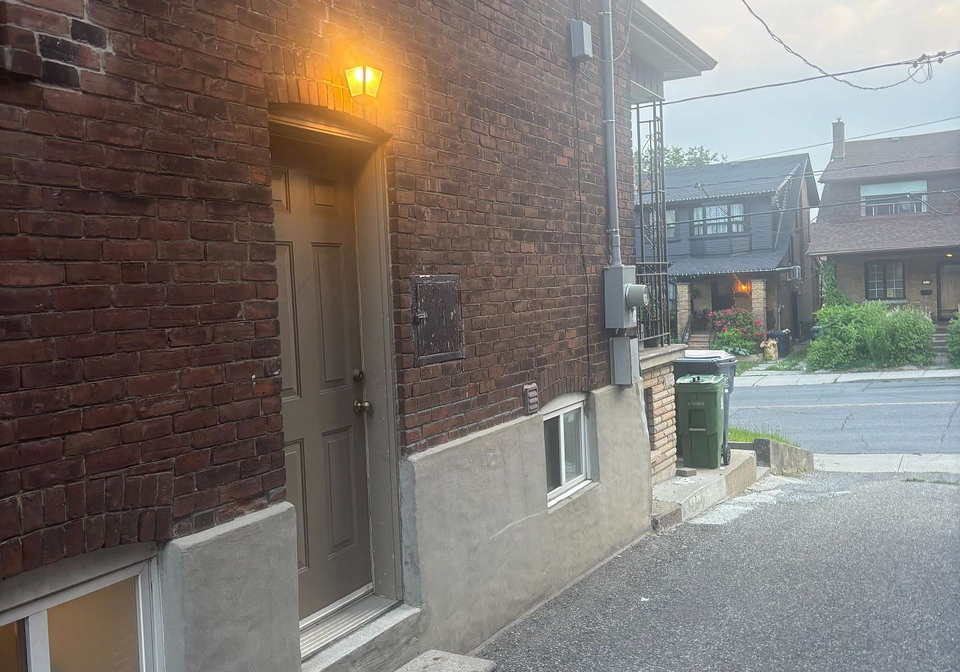 1527-dufferin-street-toronto-toronto-ontario-w13696524