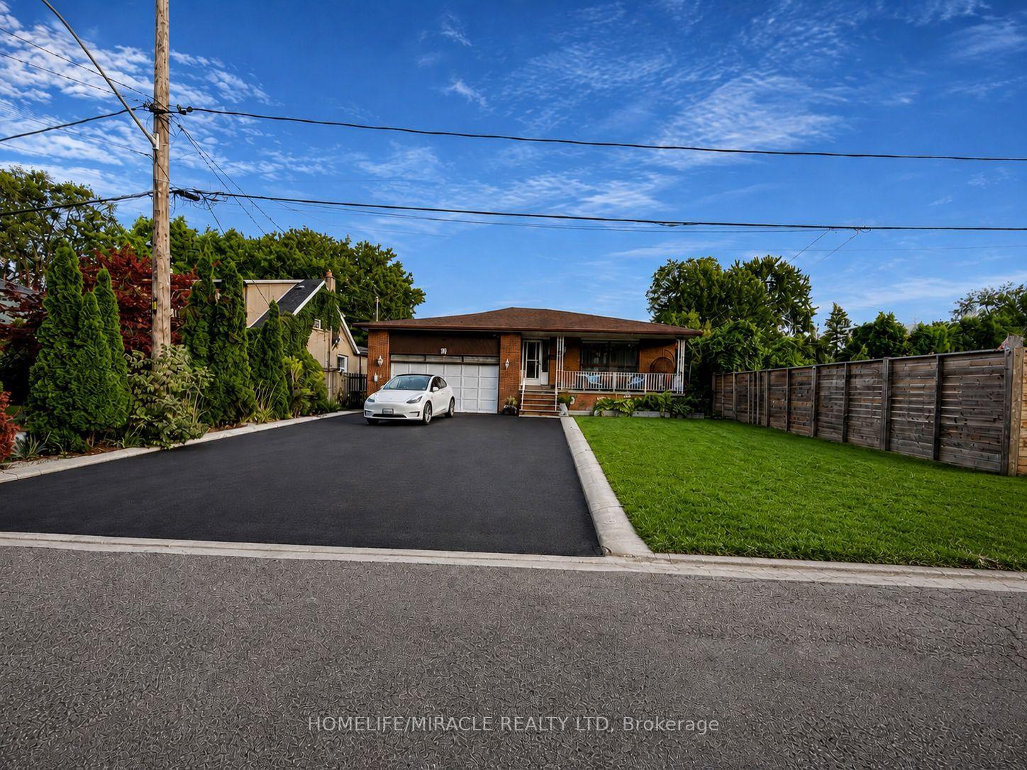 23-brussels-street-toronto-etobicoke-ontario-w13696624