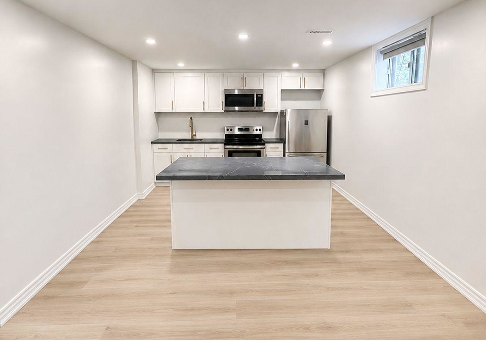 23-brussels-street-toronto-etobicoke-ontario-w13696624
