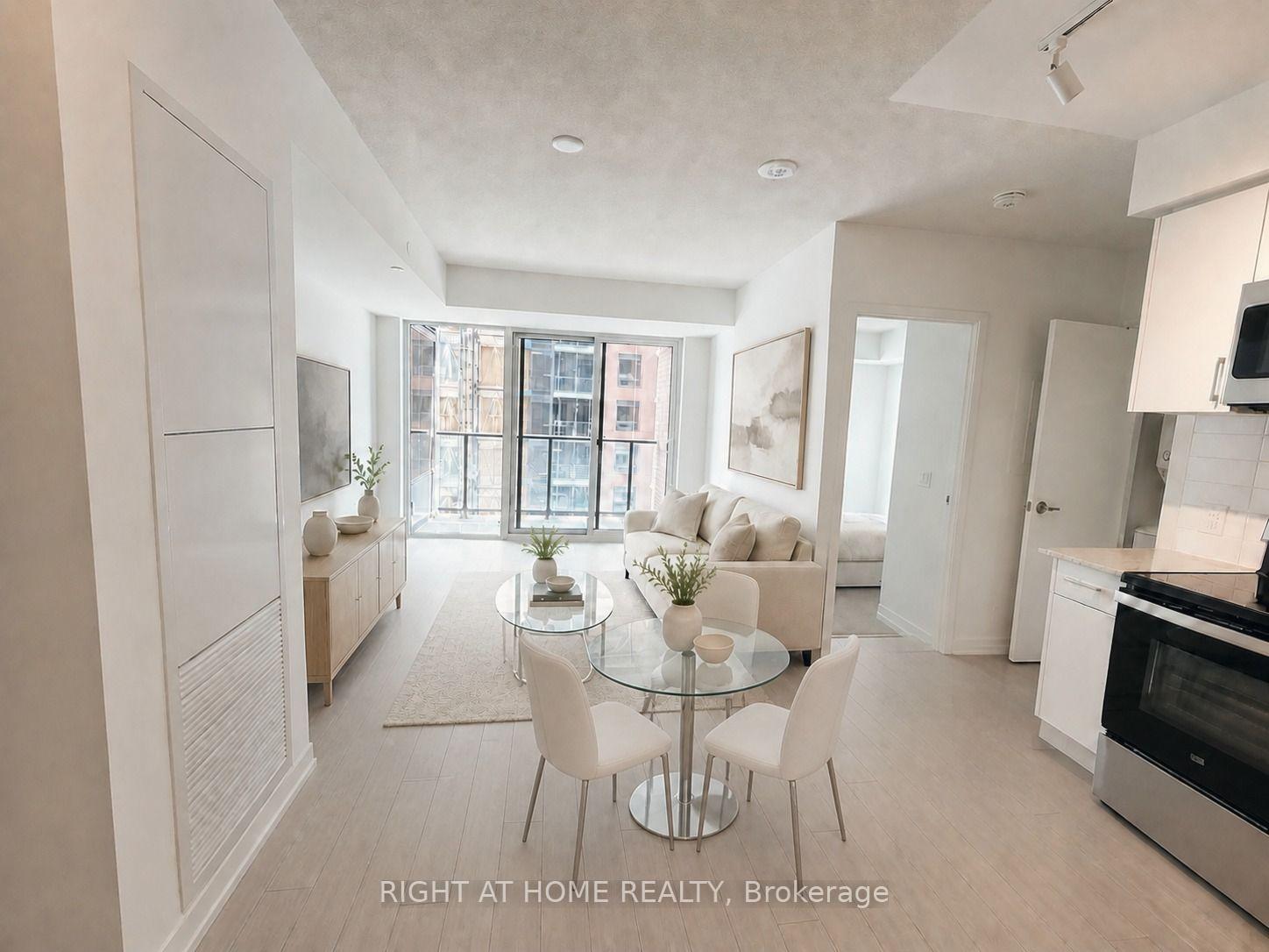 4010-eglinton-avenue-w-toronto-etobicoke-ontario-w13696636
