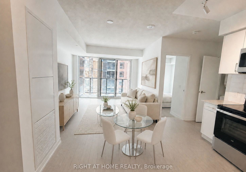 4010-eglinton-avenue-w-toronto-etobicoke-ontario-w13696636